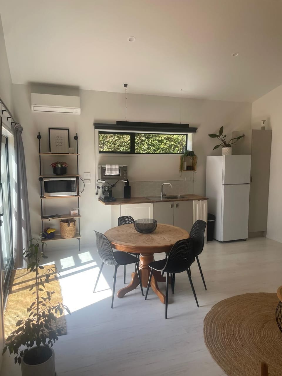 Fully functioning kitchenette & dining area suitable for self catering.