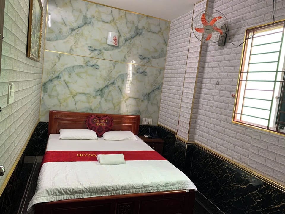 Standard Room | Iron/ironing board, free WiFi