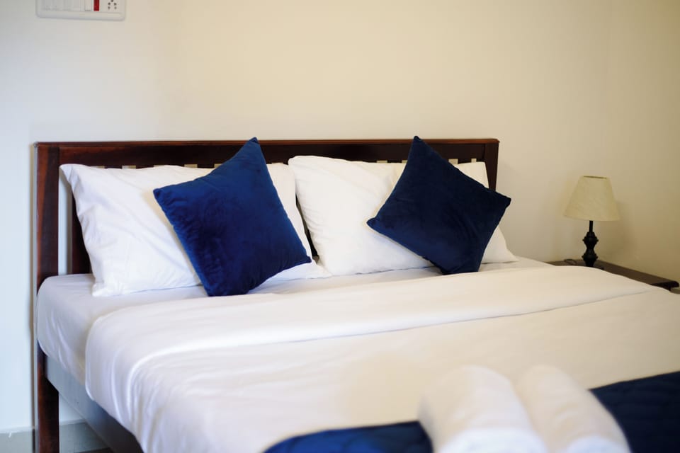 Comfort Cottage, Mountain View | Desk, blackout drapes, free WiFi
