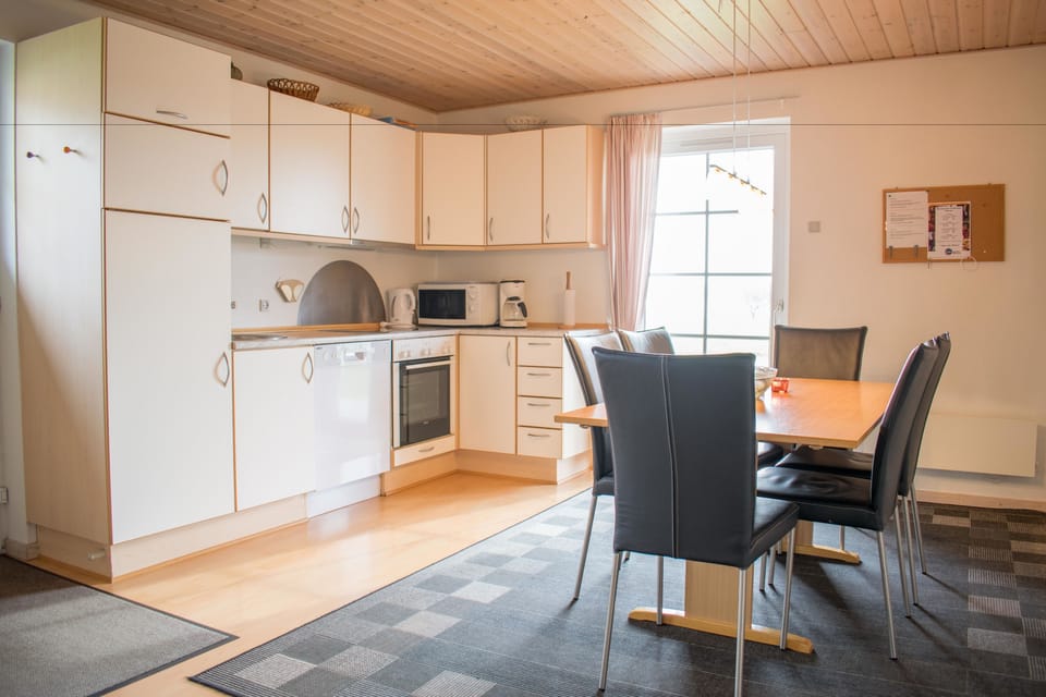 House, 4 Bedrooms, Jetted Tub (Linen Excluded) | Private kitchen | Coffee/tea maker, fridge, microwave, stovetop