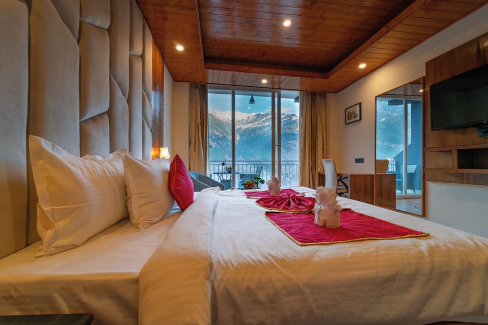 Family Suite, Balcony, Valley View | In-room safe, laptop workspace, blackout drapes, iron/ironing board