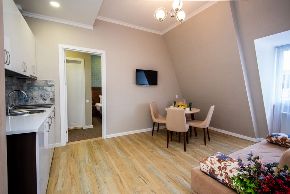 Family Apartment, 2 Bedrooms | Hypo-allergenic bedding, minibar, in-room safe, desk