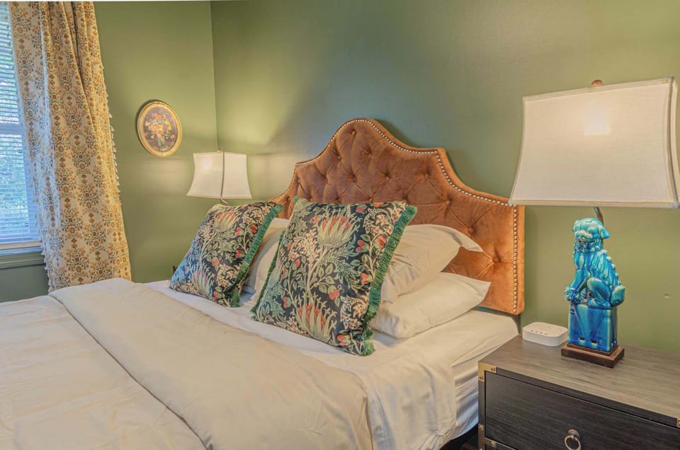 This bedroom is so cozy, you might never want to leave. But don't worry, we won't judge if you do!

