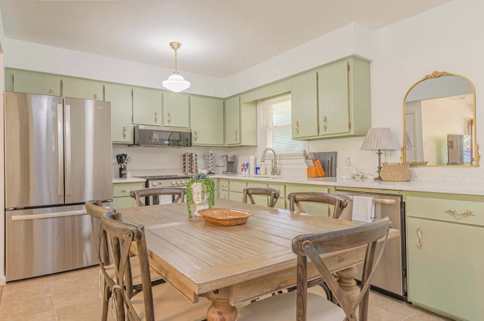 Bright and airy kitchen, perfect for cooking up a storm.

