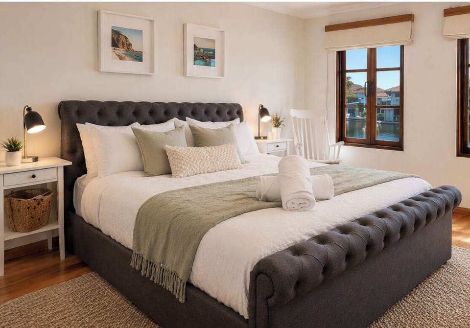 Bedroom 1 - Master king suite