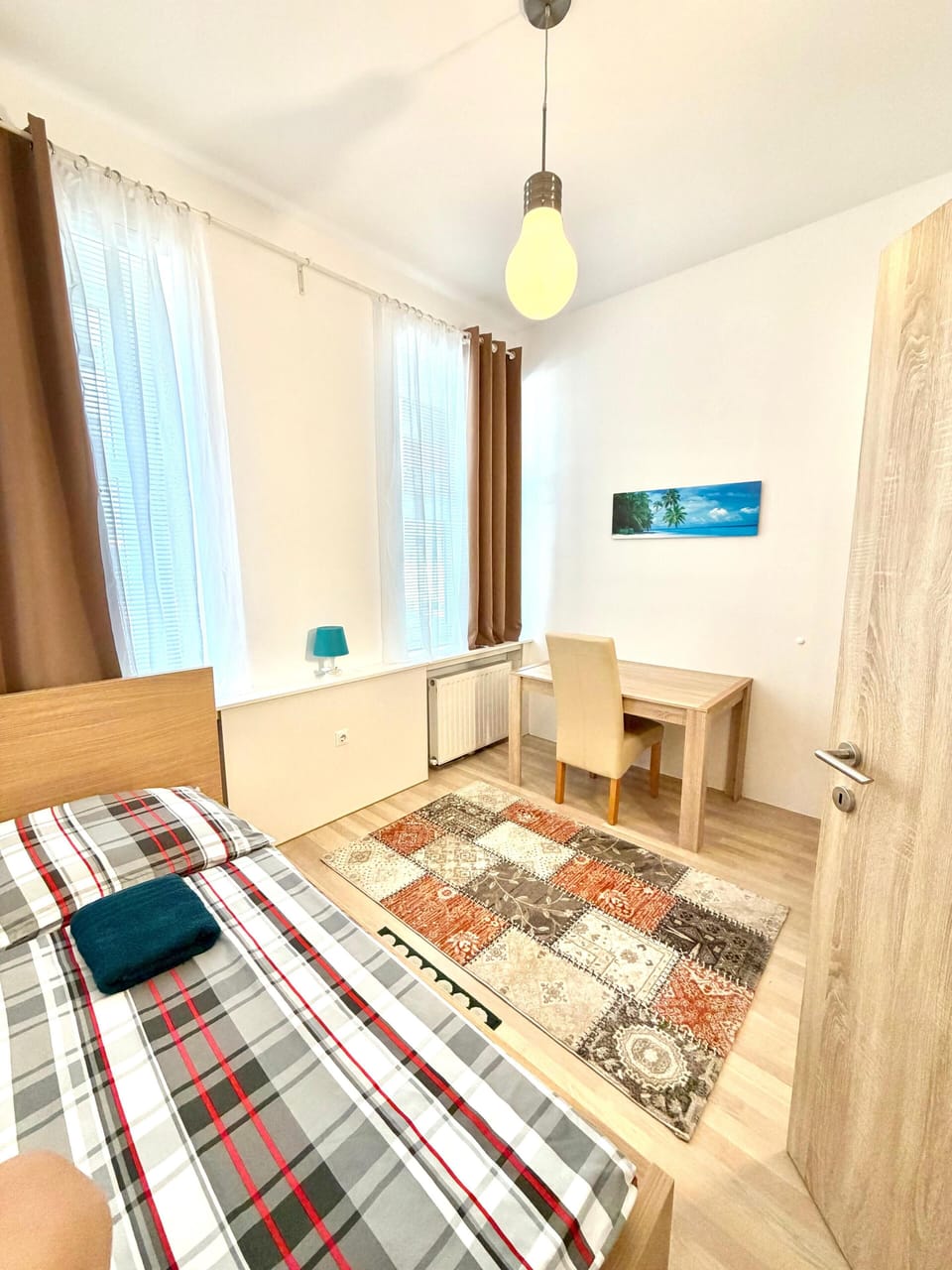 Basic - Einzelzimmer, Stadtblick (n14) | WiFi (free), bed sheets