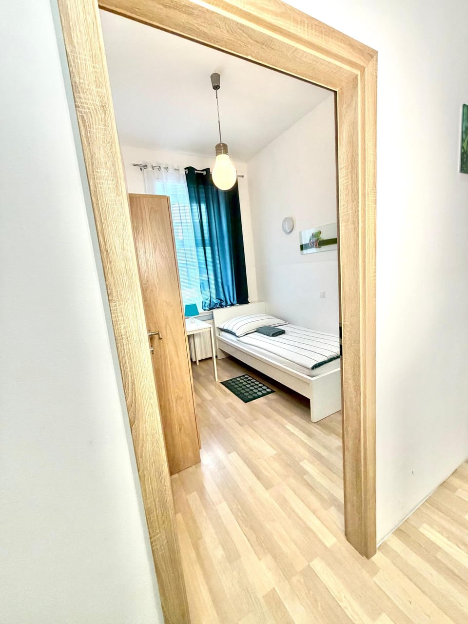Basic - Einzelzimmer, Stadtblick (n13) | WiFi (free), bed sheets