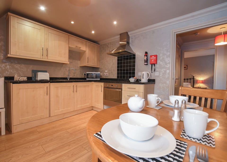 One Bed Apt. Sleep 2 (Twin) (A9) - No lift or accessible facilities (Annex) | Private kitchen