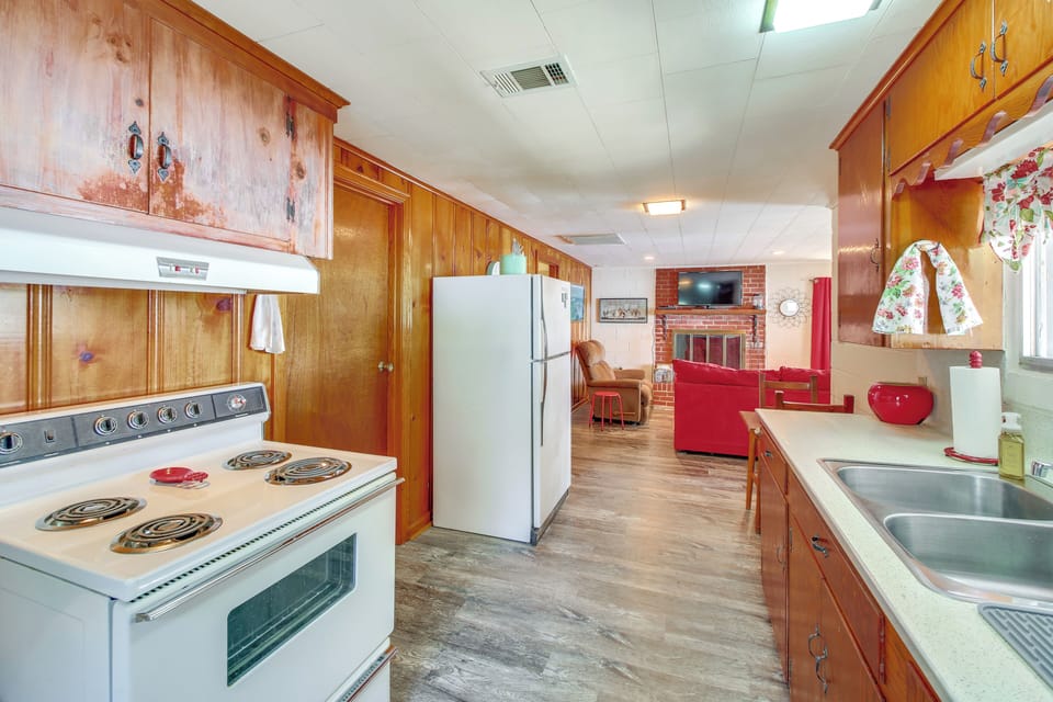 House (2 Bedrooms) | Interior