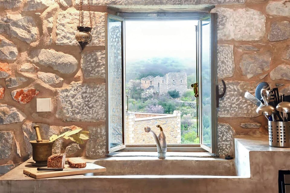 Views of the area by the kitchen window 