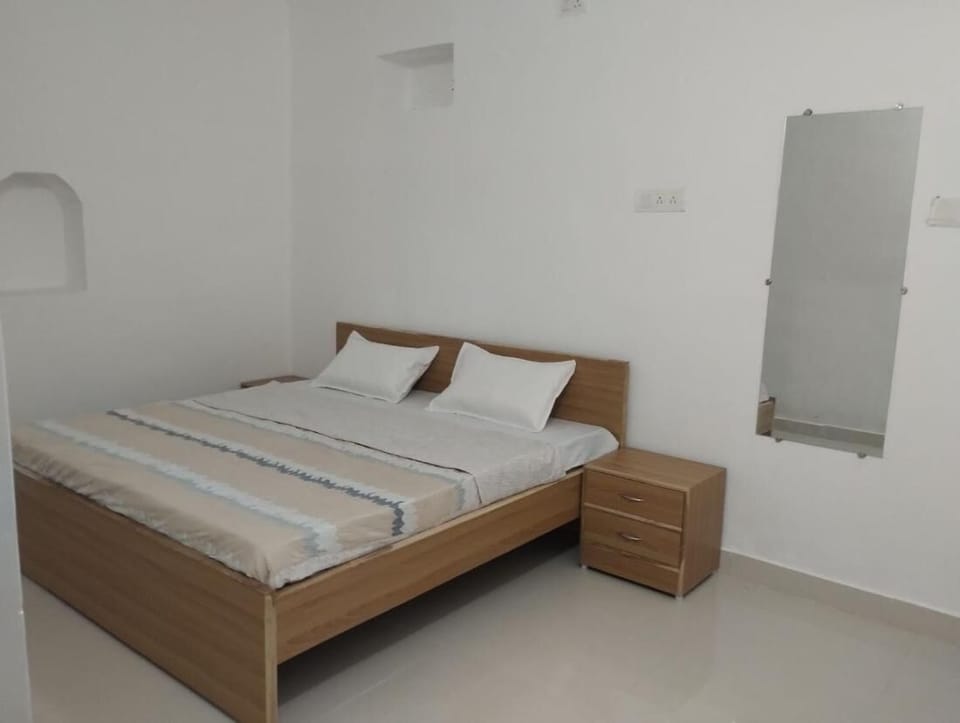Room, Multiple Bedrooms, Smoking, Balcony | 10 bedrooms