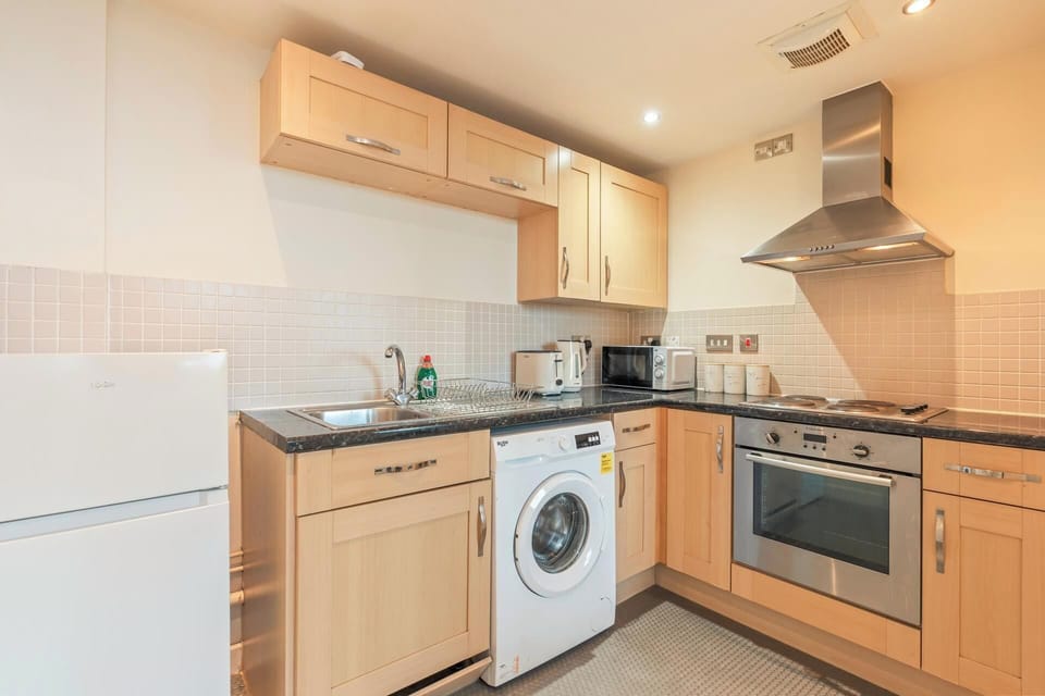 Apartment | Private kitchen | Fridge, microwave, oven, electric kettle