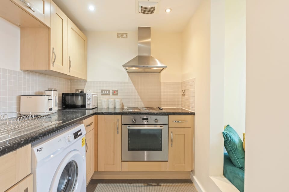 Apartment | Private kitchen | Fridge, microwave, oven, electric kettle