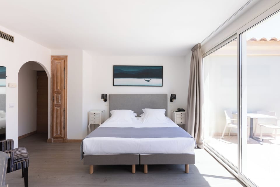 Comfort Double Room (upstairs) | Premium bedding, minibar, in-room safe, desk