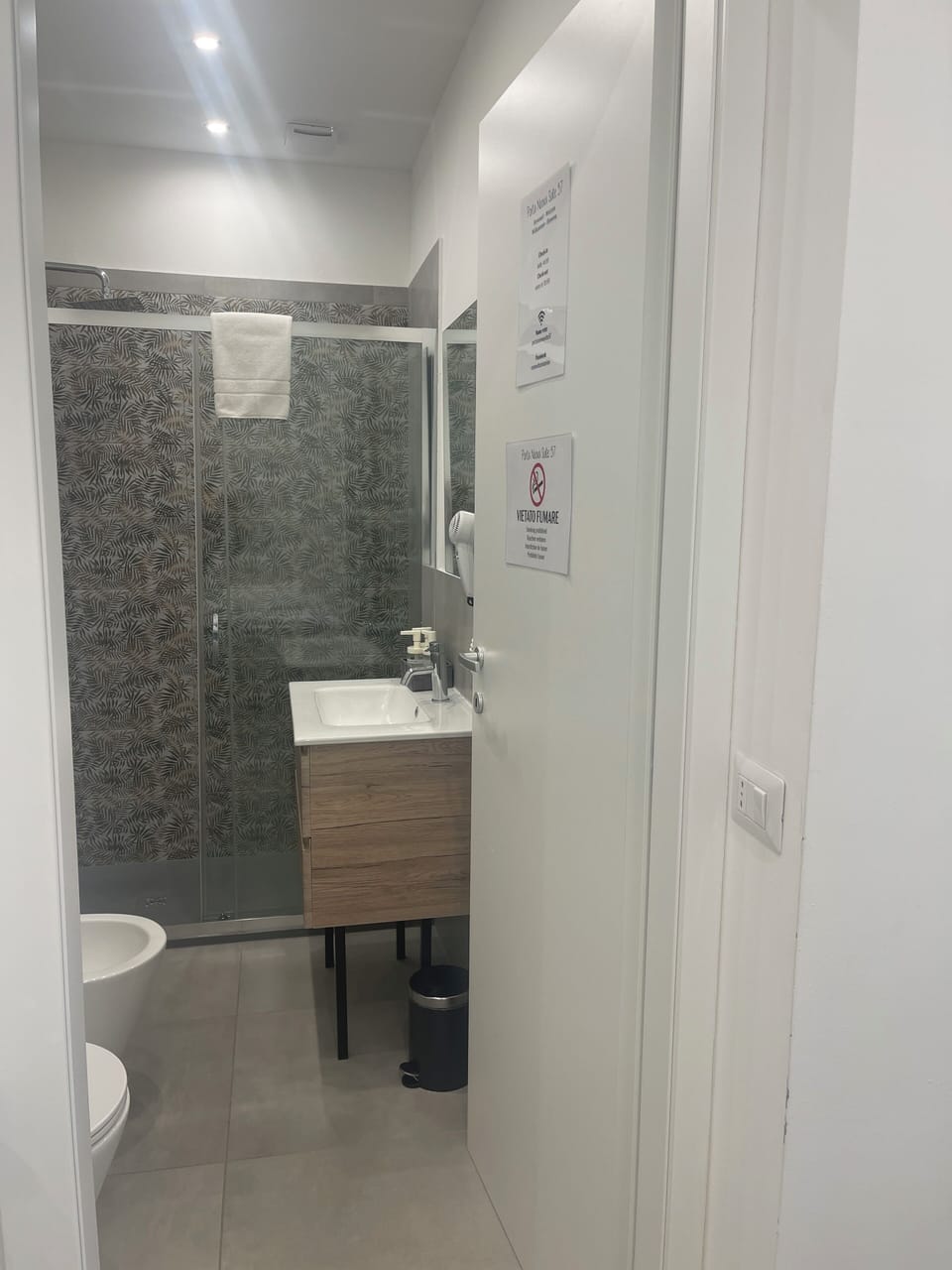 Luxury Quadruple Room, Courtyard View | Desk, WiFi (free)