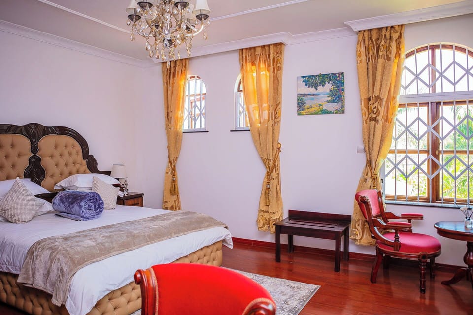 Egyptian cotton sheets, premium bedding, minibar, individually furnished