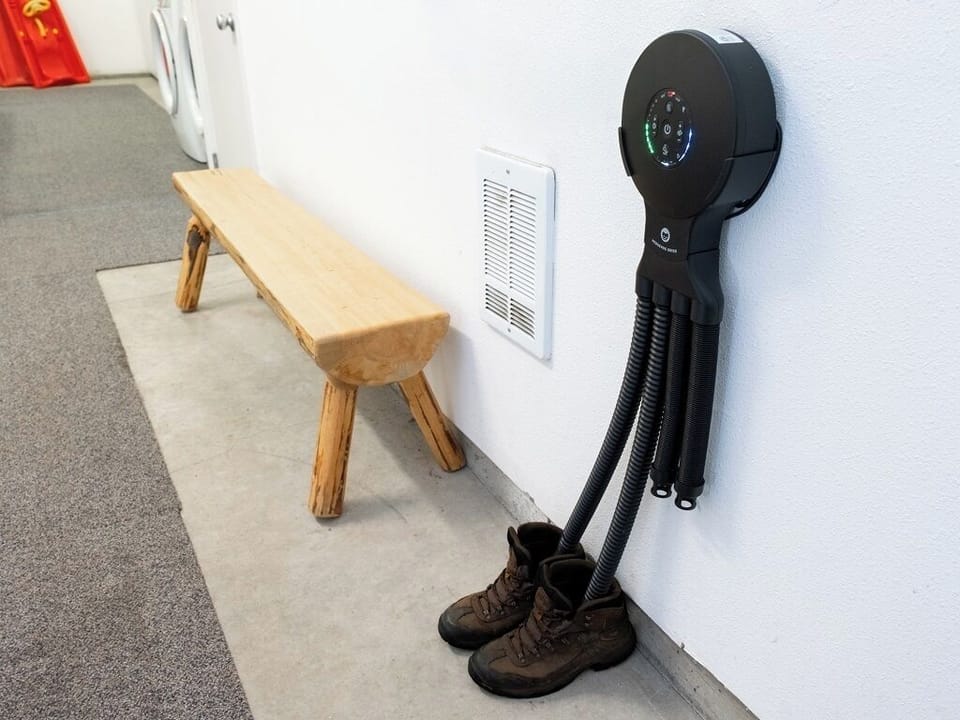 Boot and glove dryer in the garage