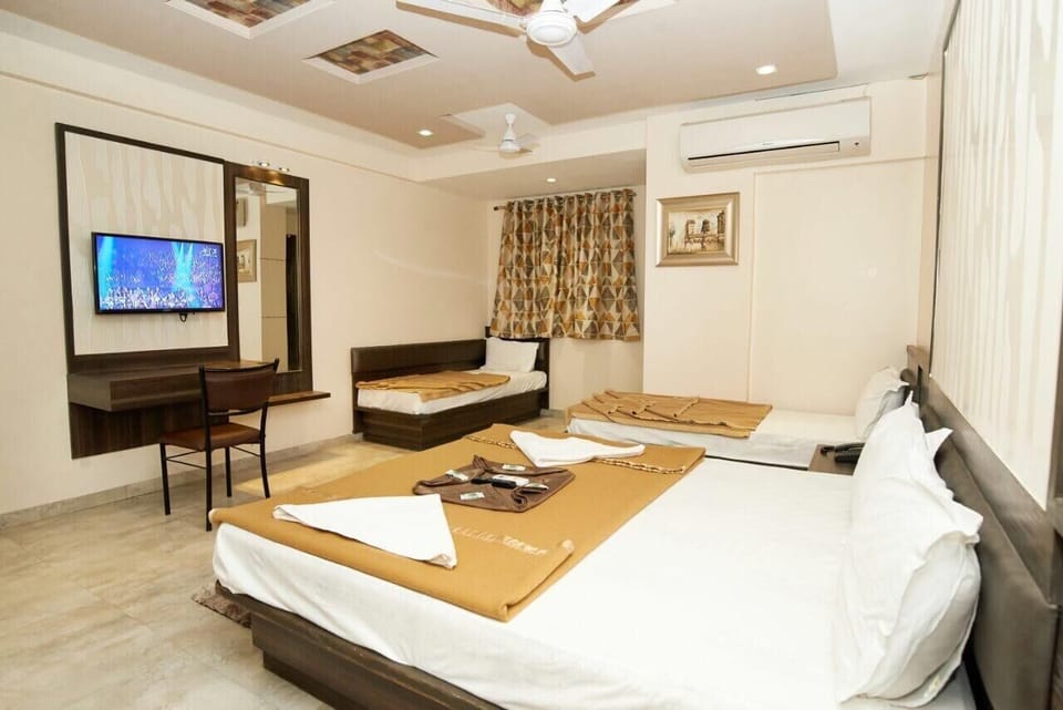 Individually furnished, desk, free WiFi