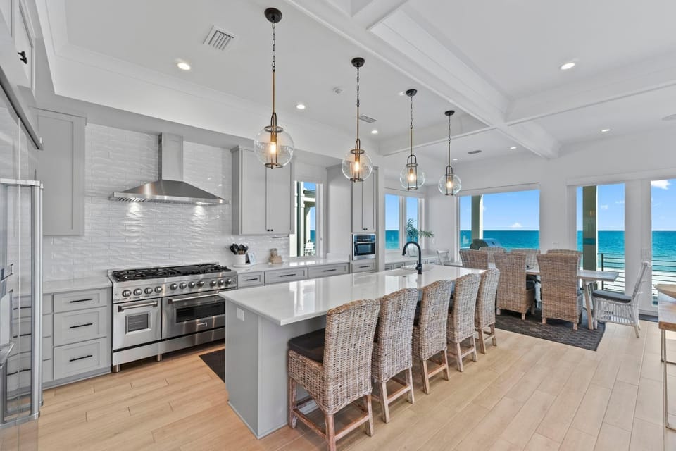 House, Multiple Beds (The Lazy Fish - Viviana #3) | Private kitchen