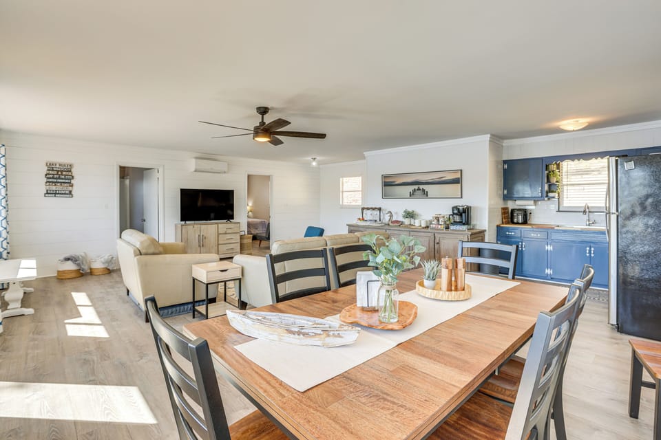 Dining Area | Main Level