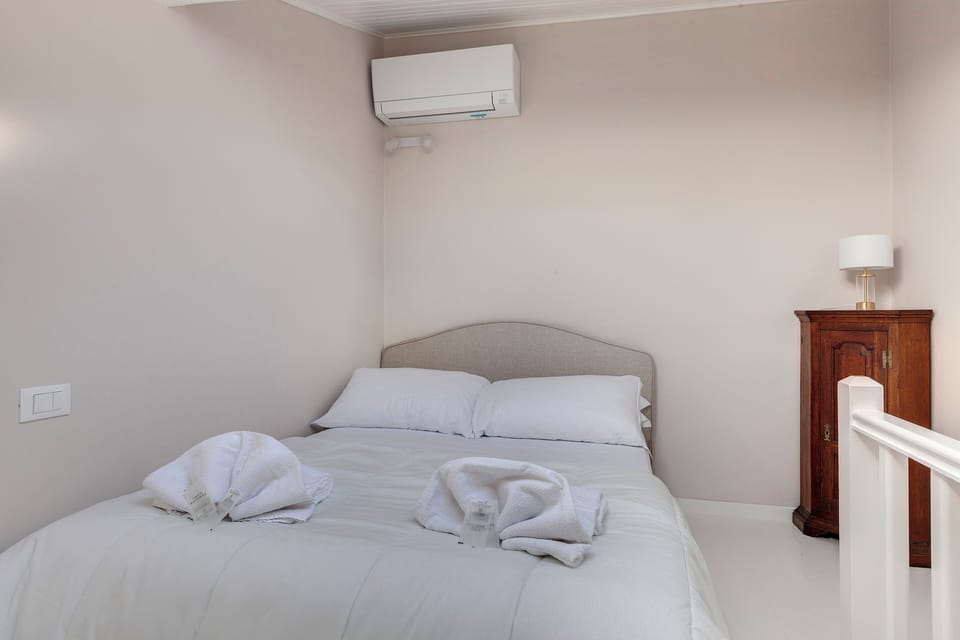 Duplex | 3 bedrooms, iron/ironing board, WiFi (free)