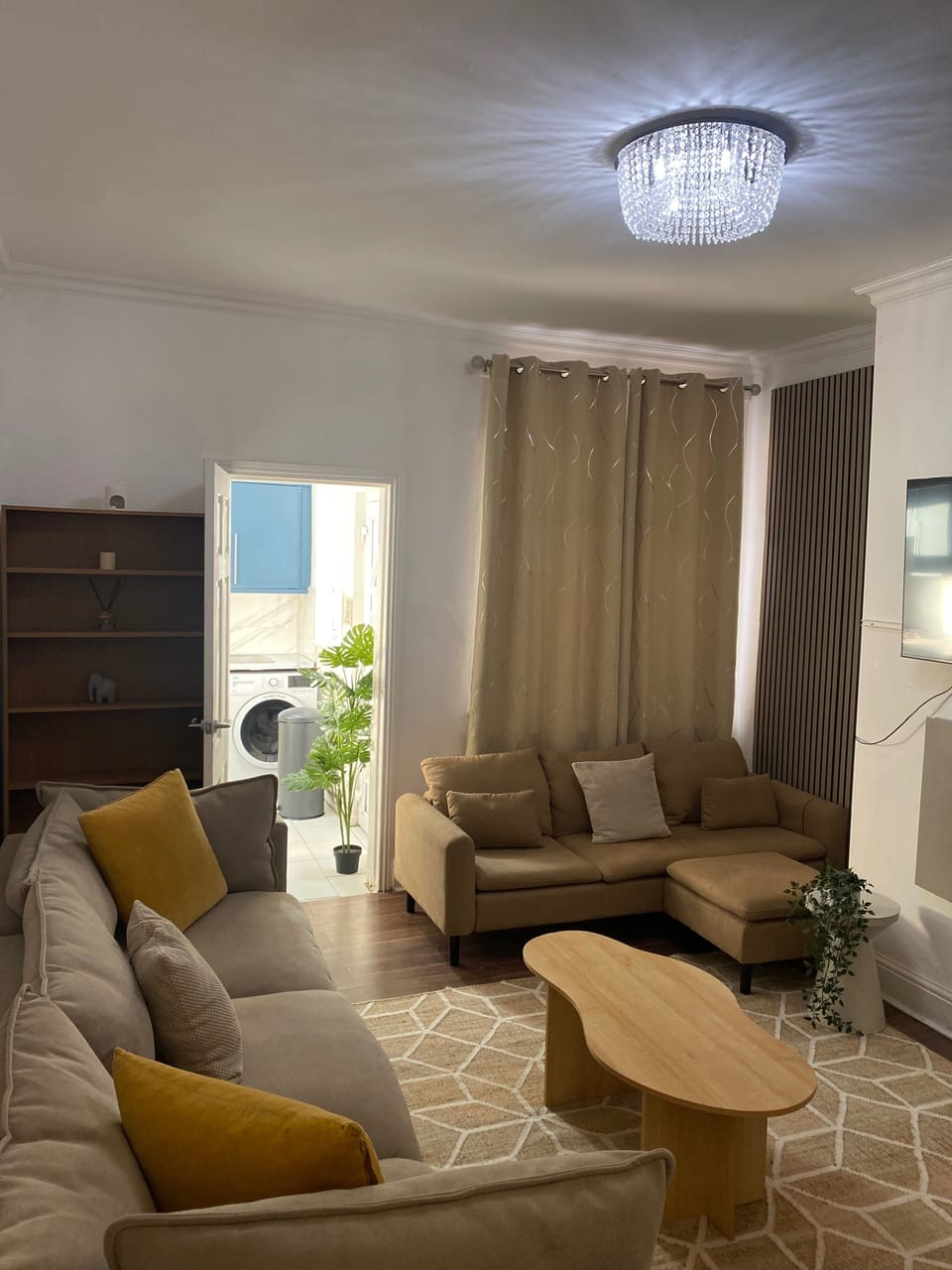 House | Living area | TV, fireplace
