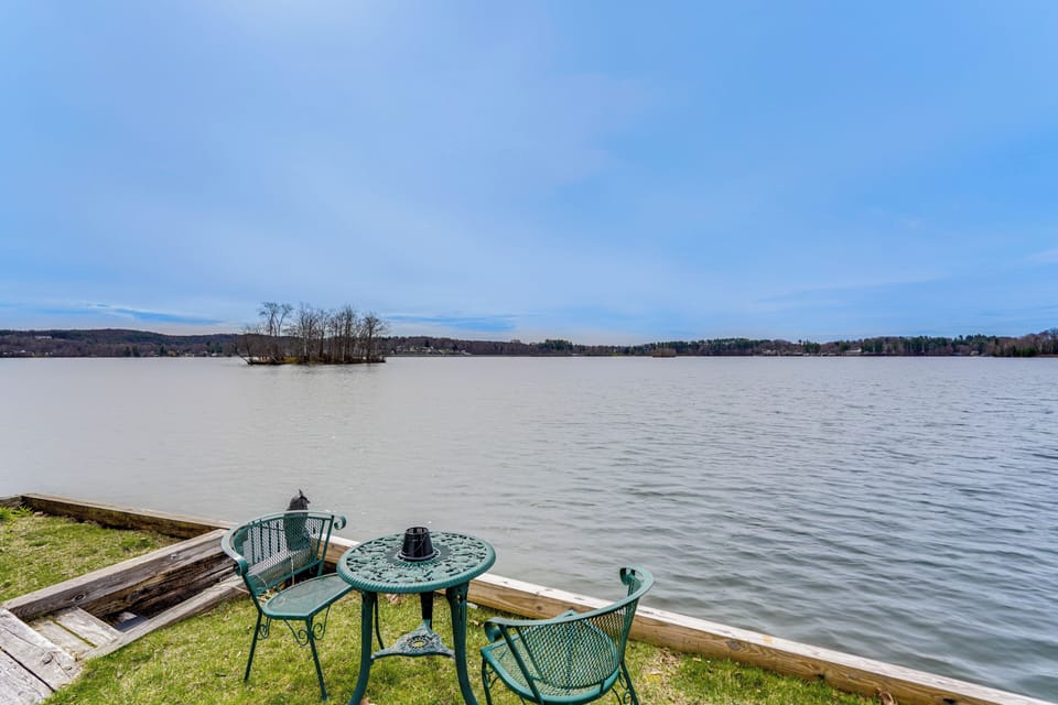 Exterior | Outdoor Dining Area | Lake Views