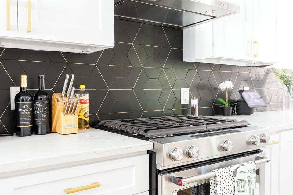Kitchenaid Range with custom backsplash 