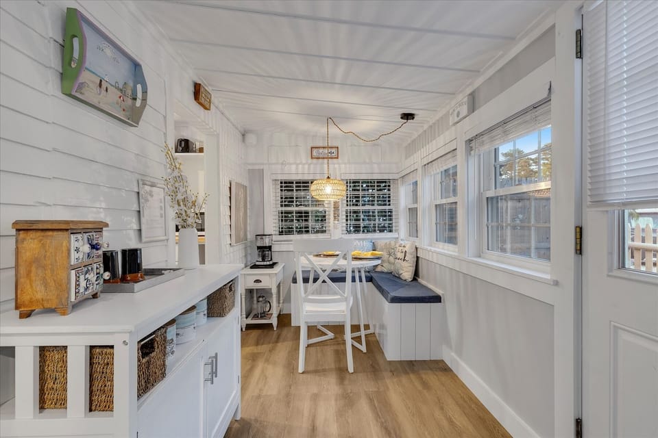 sunroom dining nook