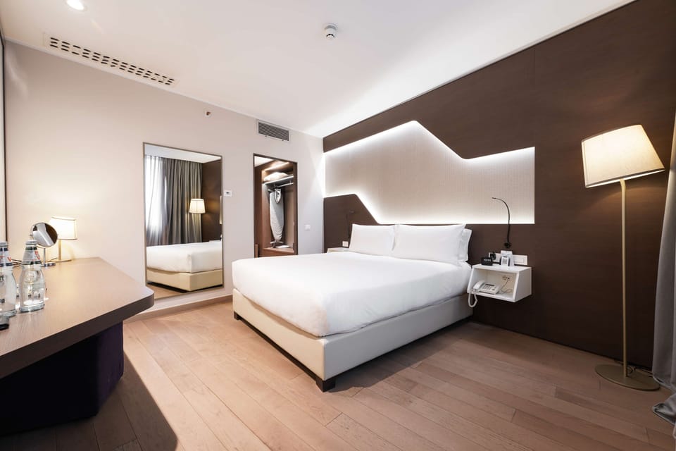 Suite, 1 Bedroom | In-room safe, desk, soundproofing, free cribs/infant beds
