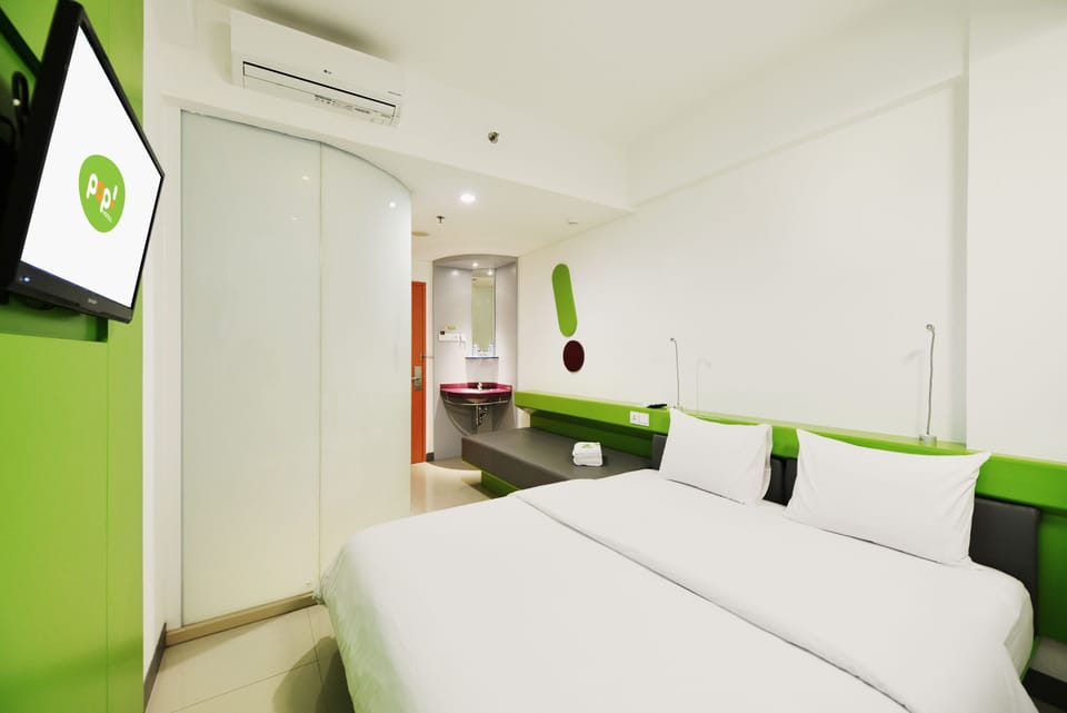 In-room safe, desk, free WiFi, bed sheets