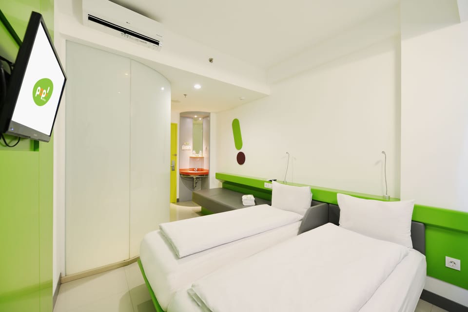 In-room safe, desk, free WiFi, bed sheets