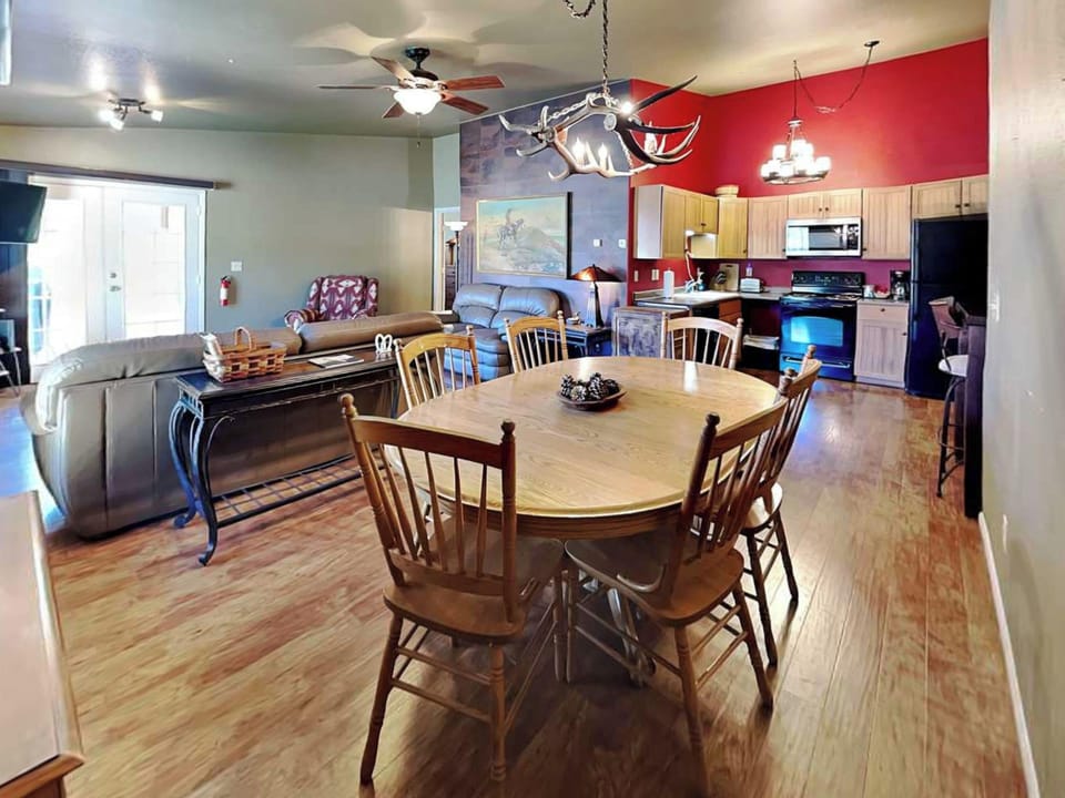 Condo (2 Bedrooms) | Property amenity