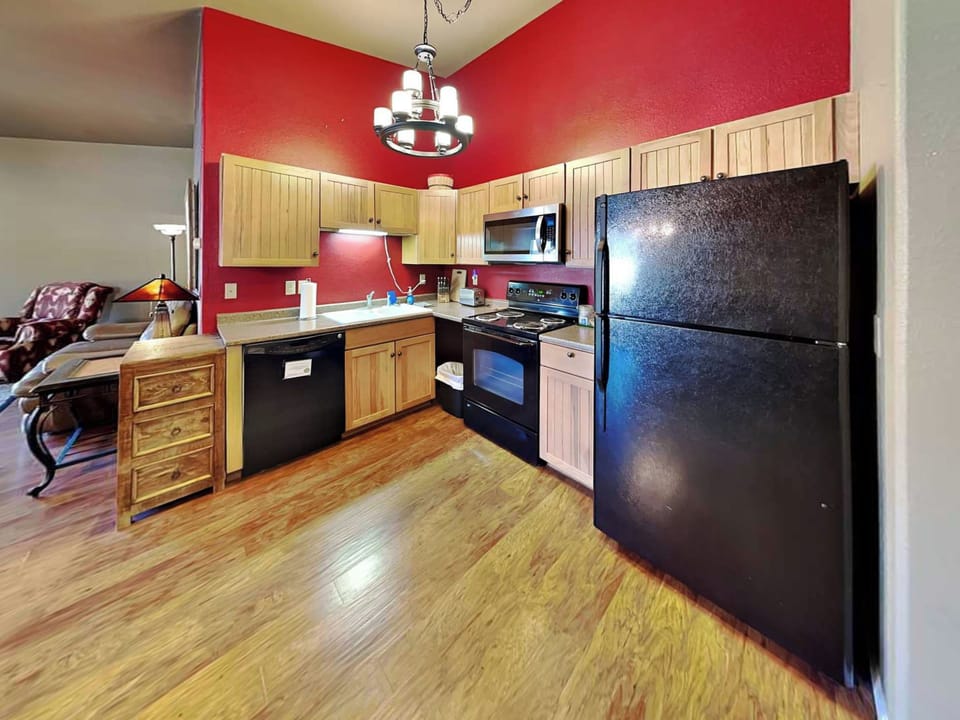 Condo (2 Bedrooms) | Property amenity