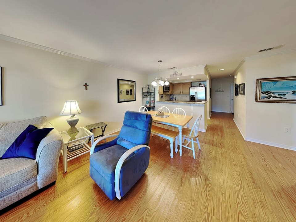 Condo (2 Bedrooms) | Property amenity