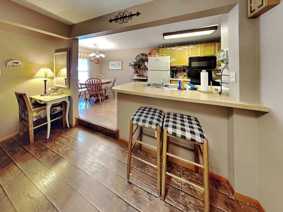 Condo (2 Bedrooms) | Property amenity