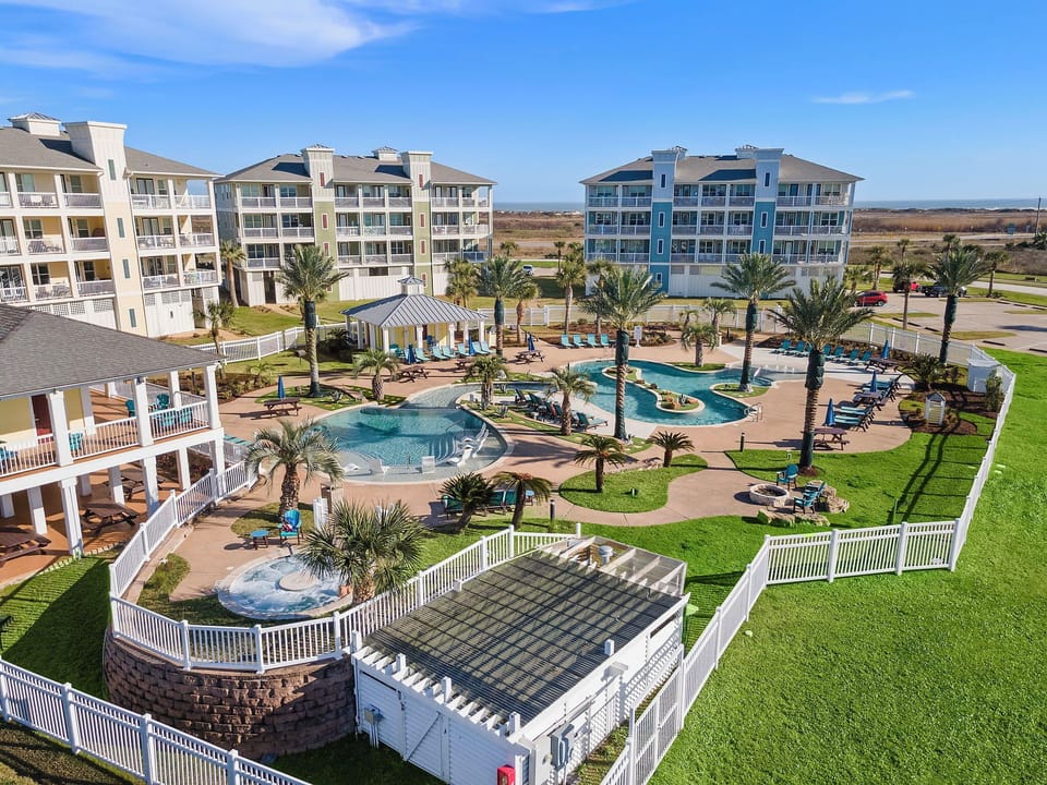 Condo (3 Bedrooms) | Property amenity