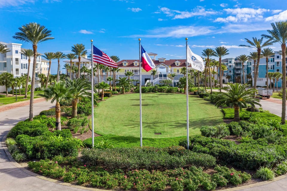 Condo (3 Bedrooms) | Property amenity