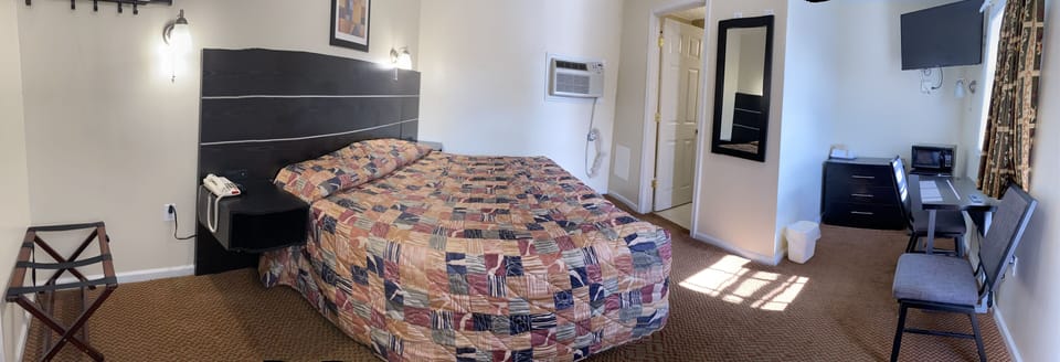 King Room | Desk, free WiFi