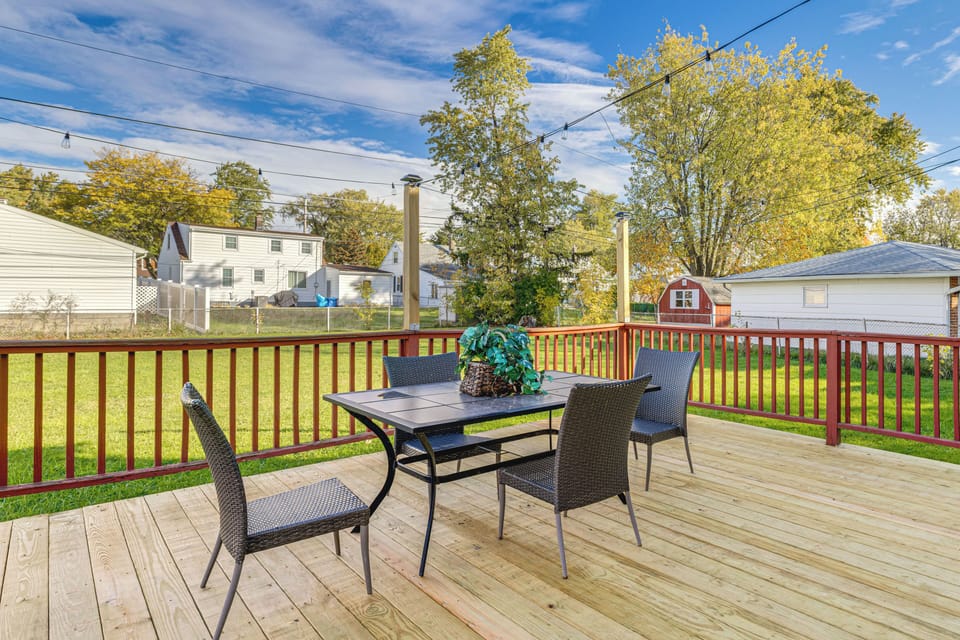Furnished Deck | Outdoor Dining