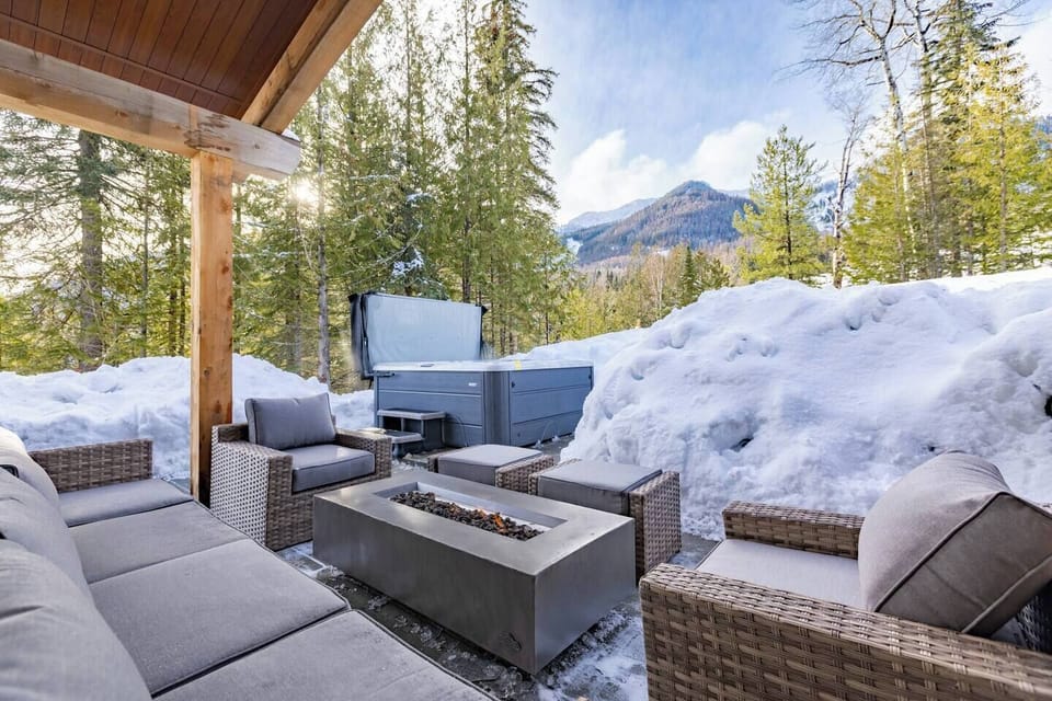  Patio Furniture l Hot Tub