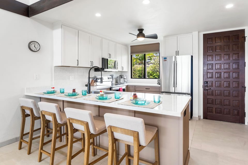 Fully Equipped Kitchen with Bar Seating