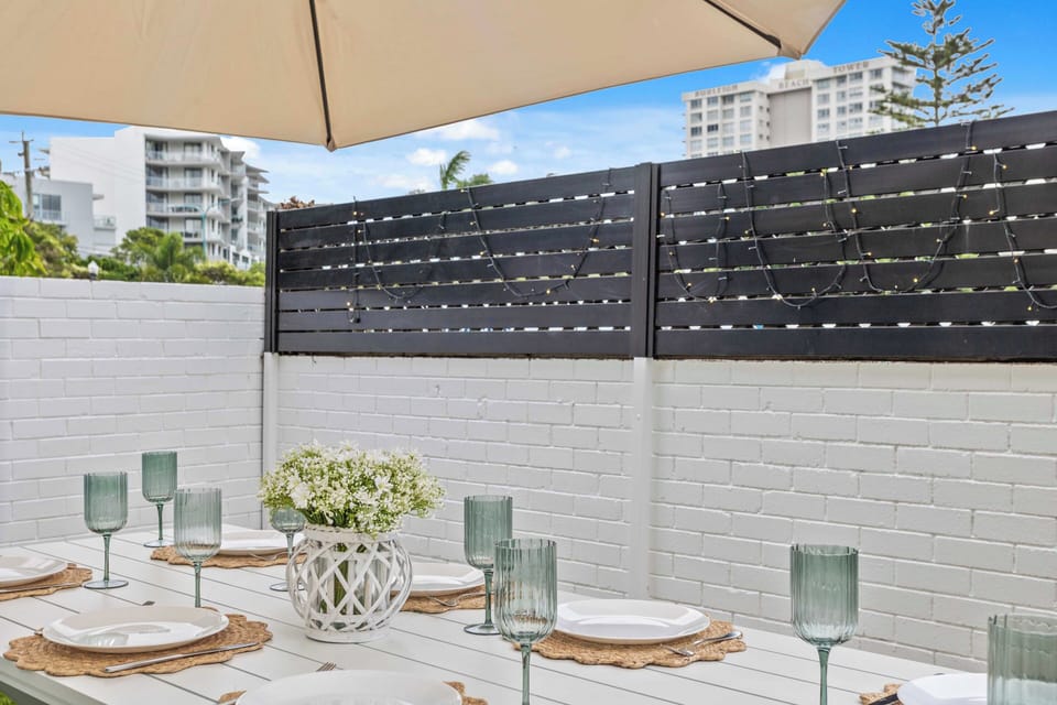 Very Very Burleigh Apartment in Burleigh Heads