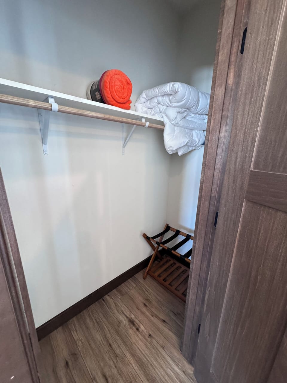 Bed 3 closet - extra blankets