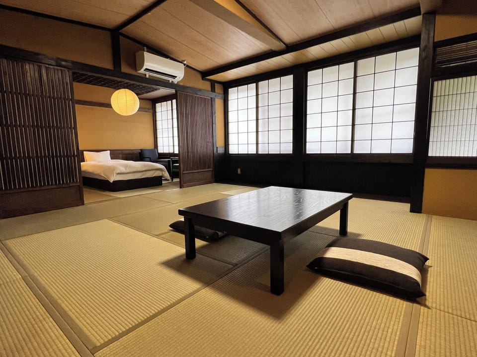 Family Quadruple Room, Non Smoking | Desk, free WiFi, bed sheets