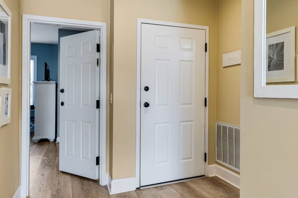 Entryway to 3rd bedroom