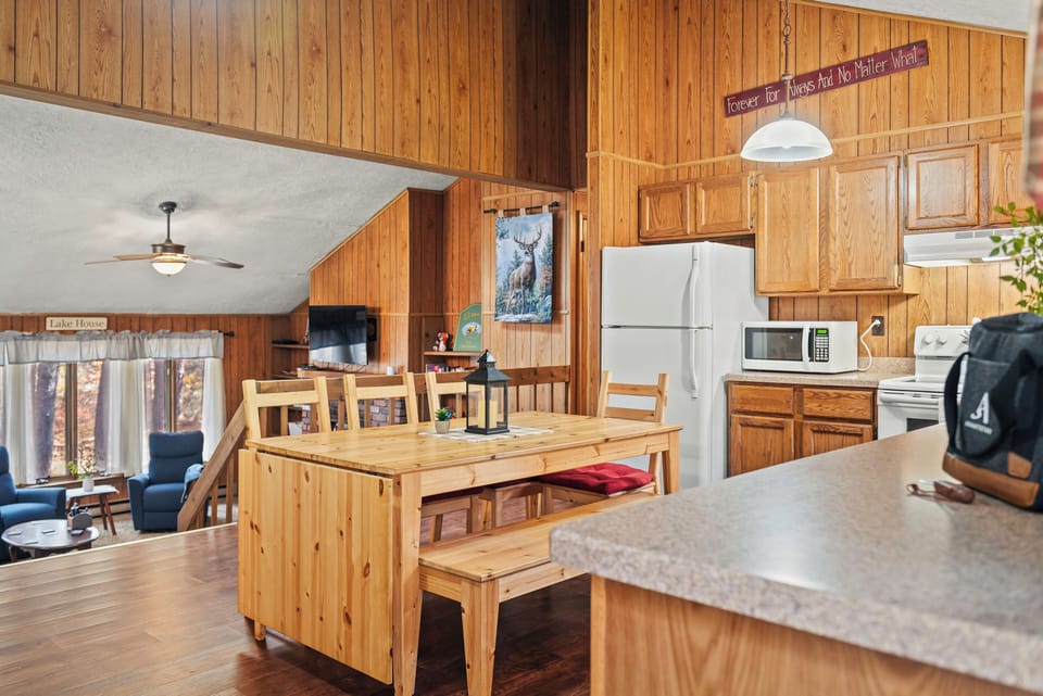 Fully equipped kitchen.