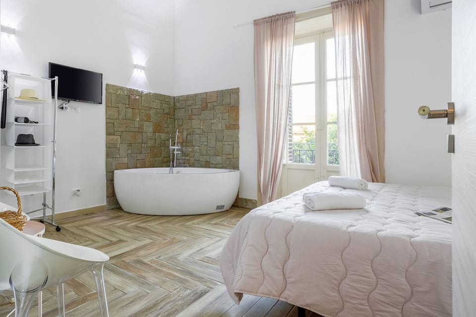 Superior Room | Laptop workspace, iron/ironing board, free WiFi