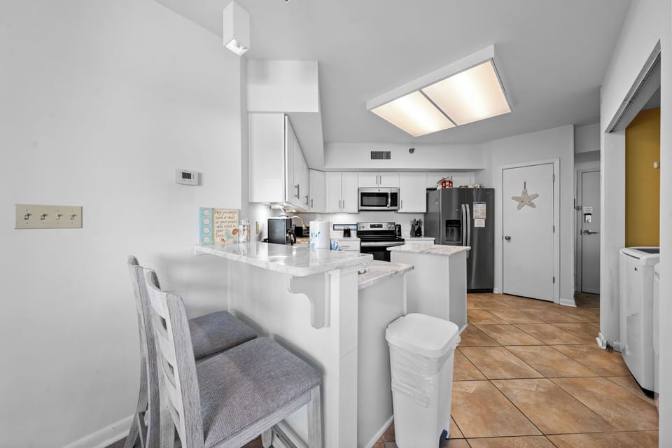 Signature Condo, 3 Bedrooms, Balcony, Beach View | Private kitchen | Fridge, microwave, oven, stovetop