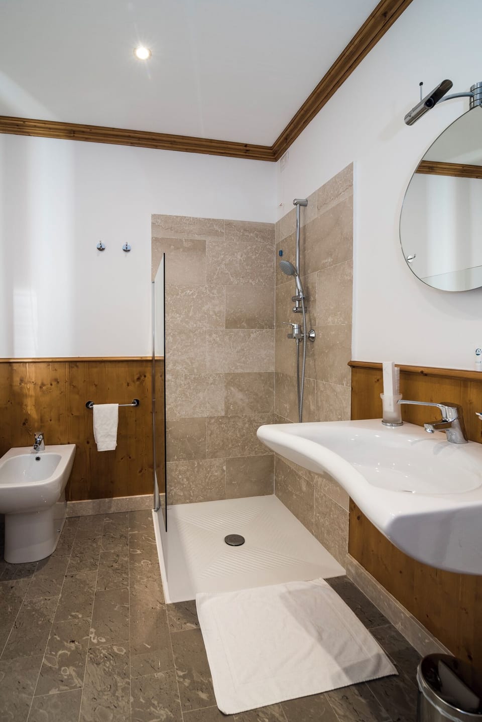 Junior Studio Suite, Accessible, Mountain View | Bathroom | Shower, hair dryer, towels, soap